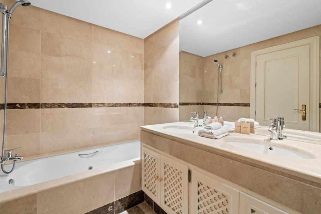 Stunning 3-bedroom In Alminar De - Rdr456 Appartement